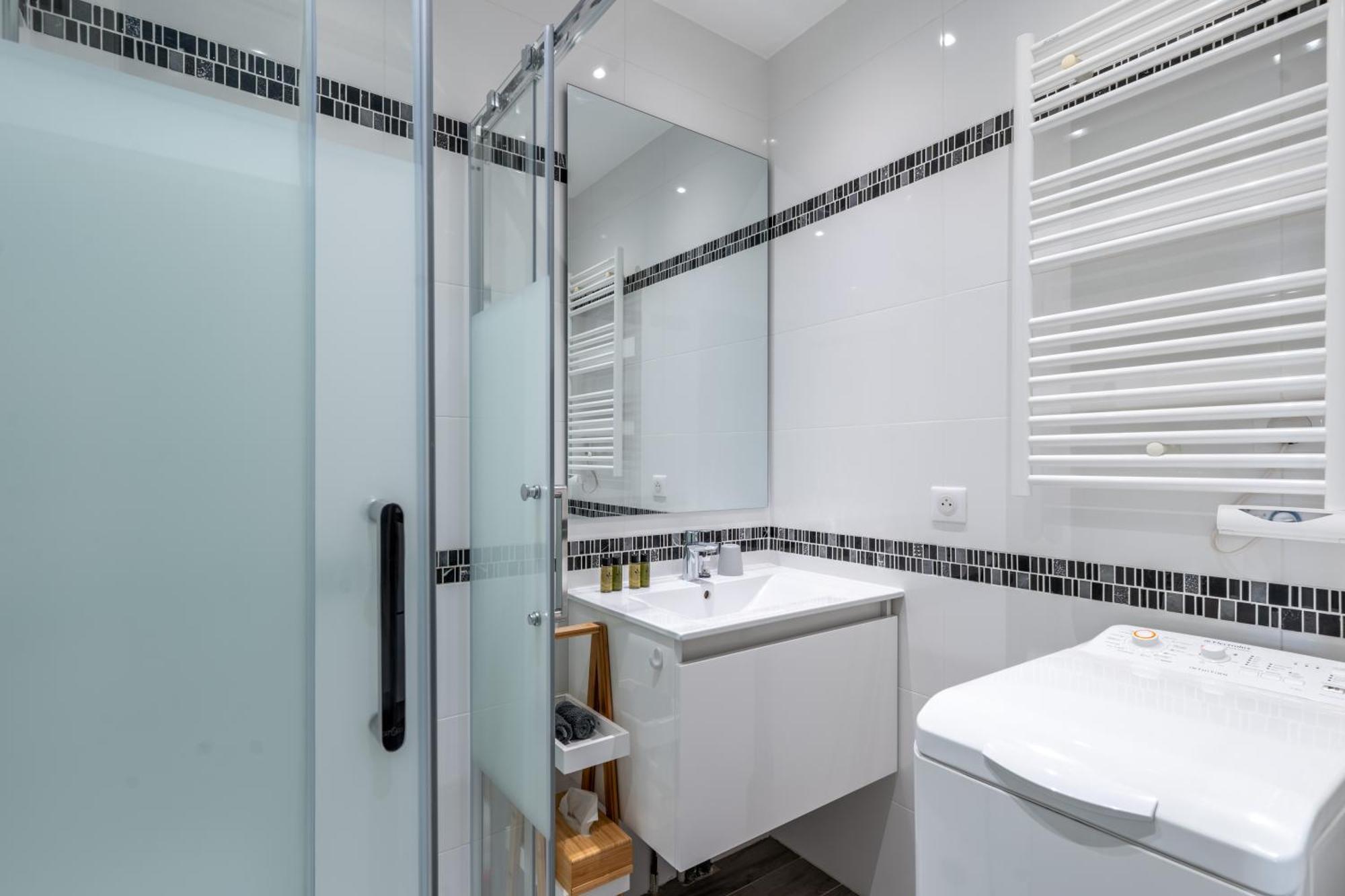 Fabuleux Appartement 2 Personnes Au Coeur De Menton, Climatise Et Proche Gares Routiere Et Sncf Dış mekan fotoğraf
