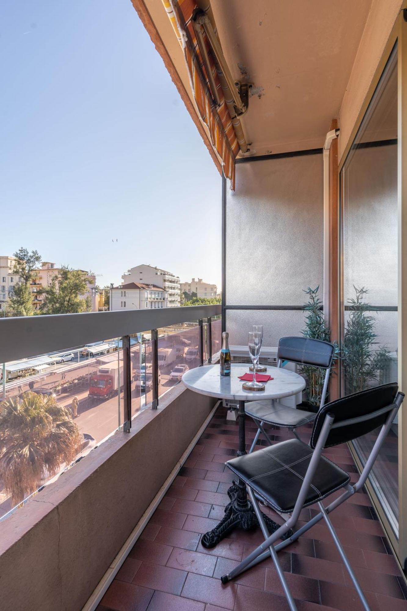 Fabuleux Appartement 2 Personnes Au Coeur De Menton, Climatise Et Proche Gares Routiere Et Sncf Dış mekan fotoğraf