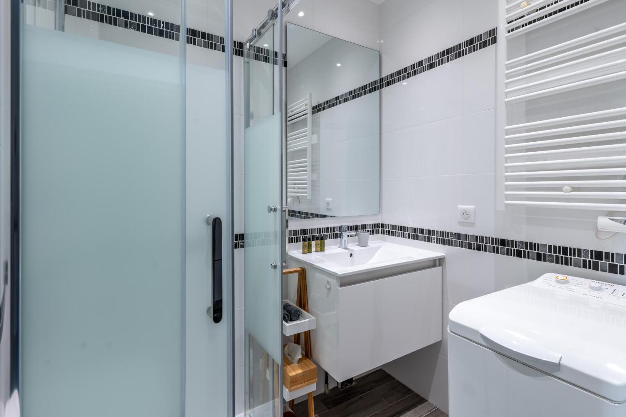 Fabuleux Appartement 2 Personnes Au Coeur De Menton, Climatise Et Proche Gares Routiere Et Sncf Dış mekan fotoğraf